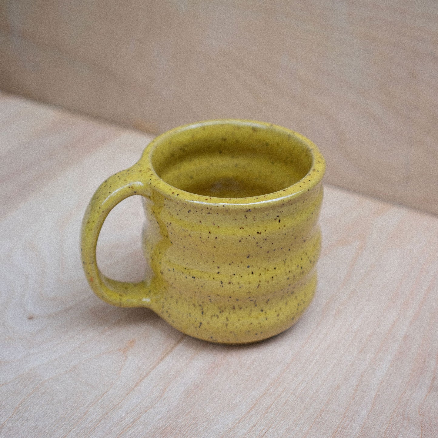 curvy mug 02