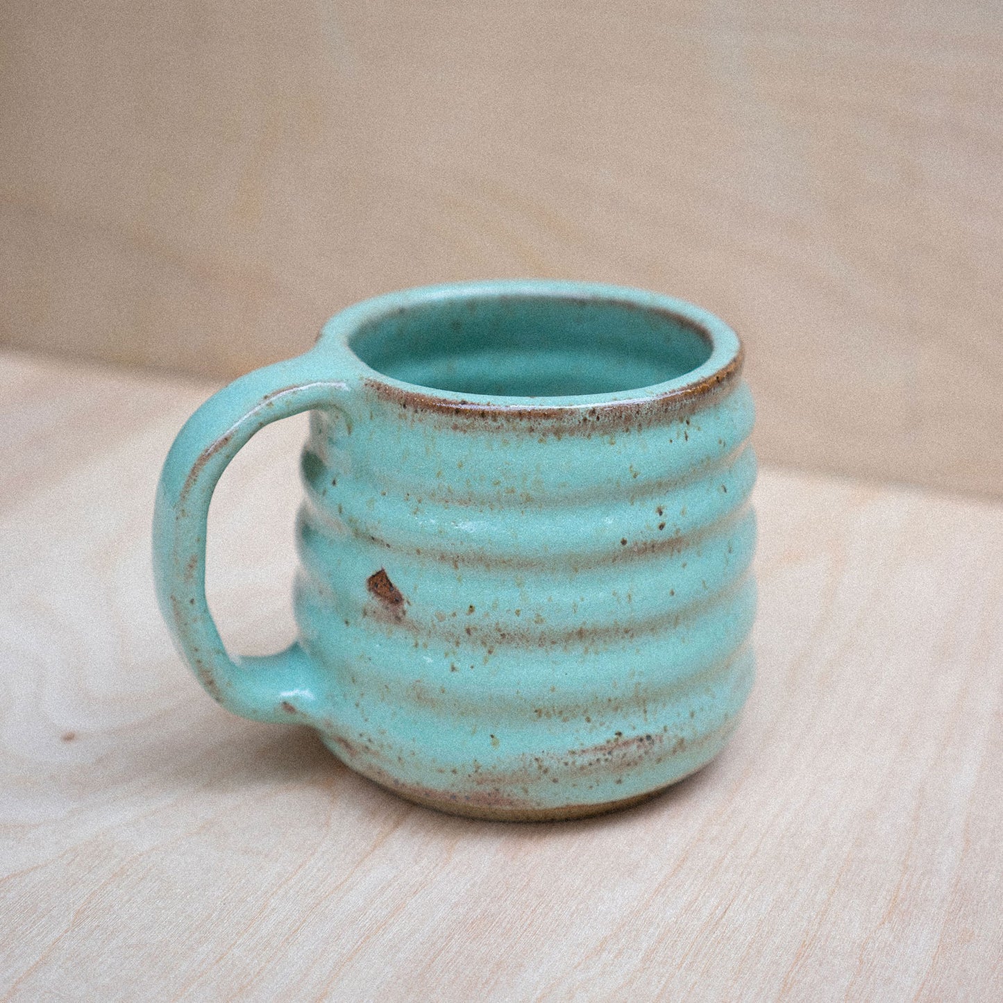 curvy mug 03