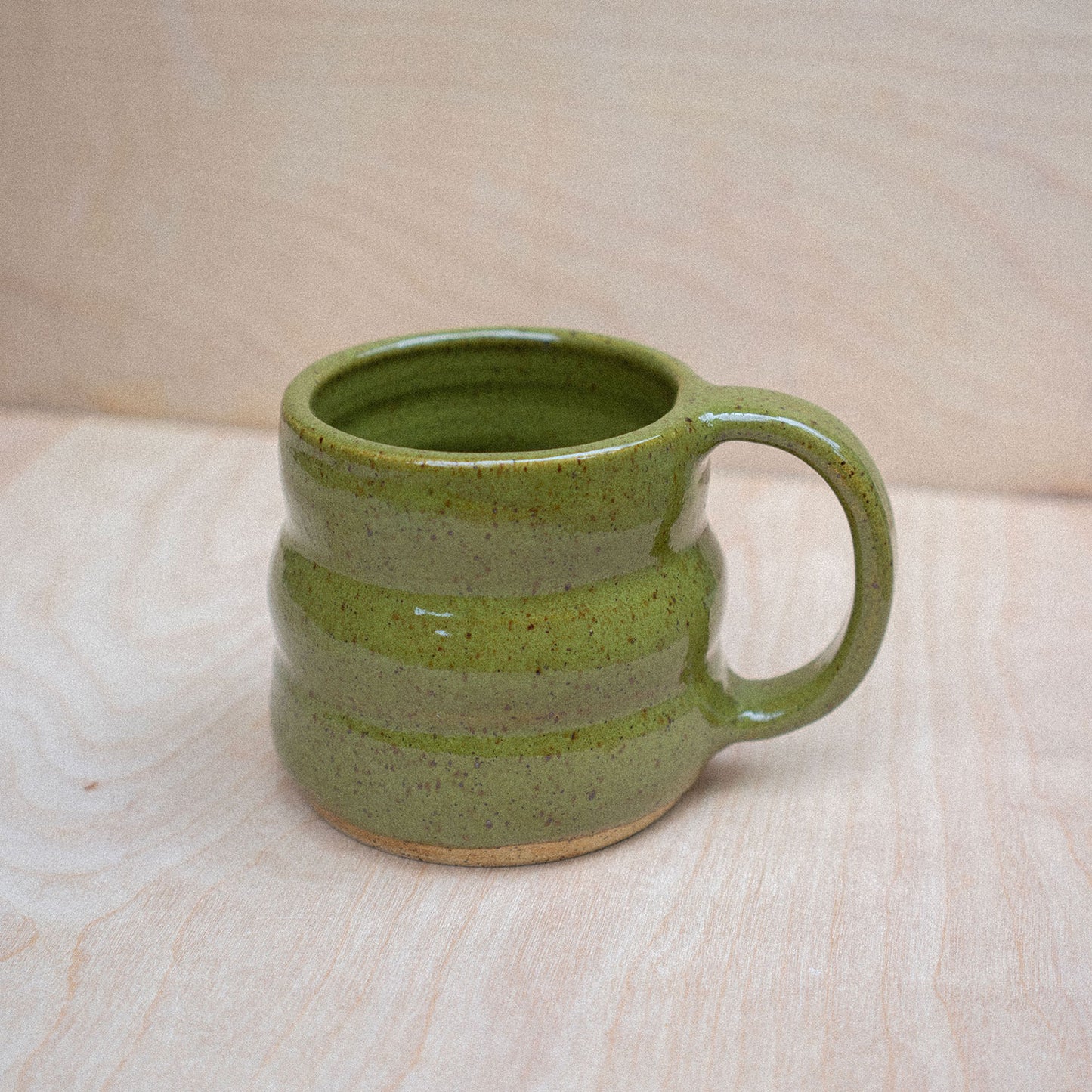 curvy mug 04